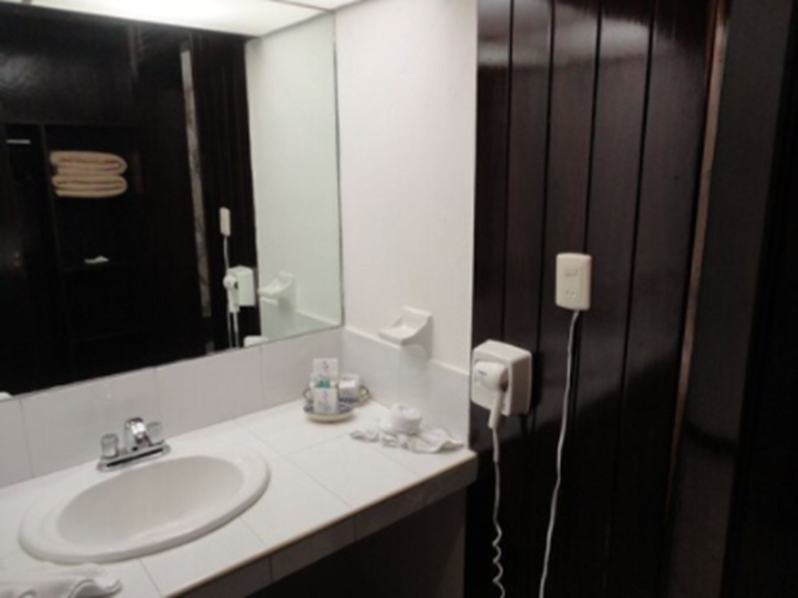 superior room | bathroom sink