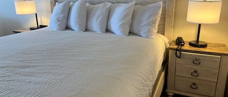 Premium bedding, in-room safe, desk, iron/ironing board