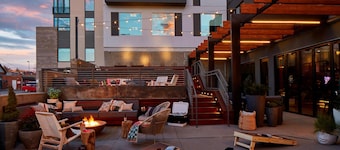 Moxy Denver Cherry Creek