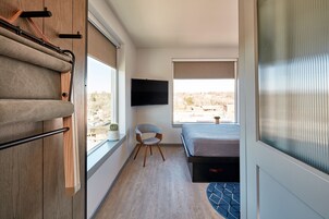 Ropa de cama de alta calidad, escritorio, cunas gratuitas y wifi gratis