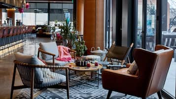 47-tommers LED-tv med satellitkanaler, tv, Netflix