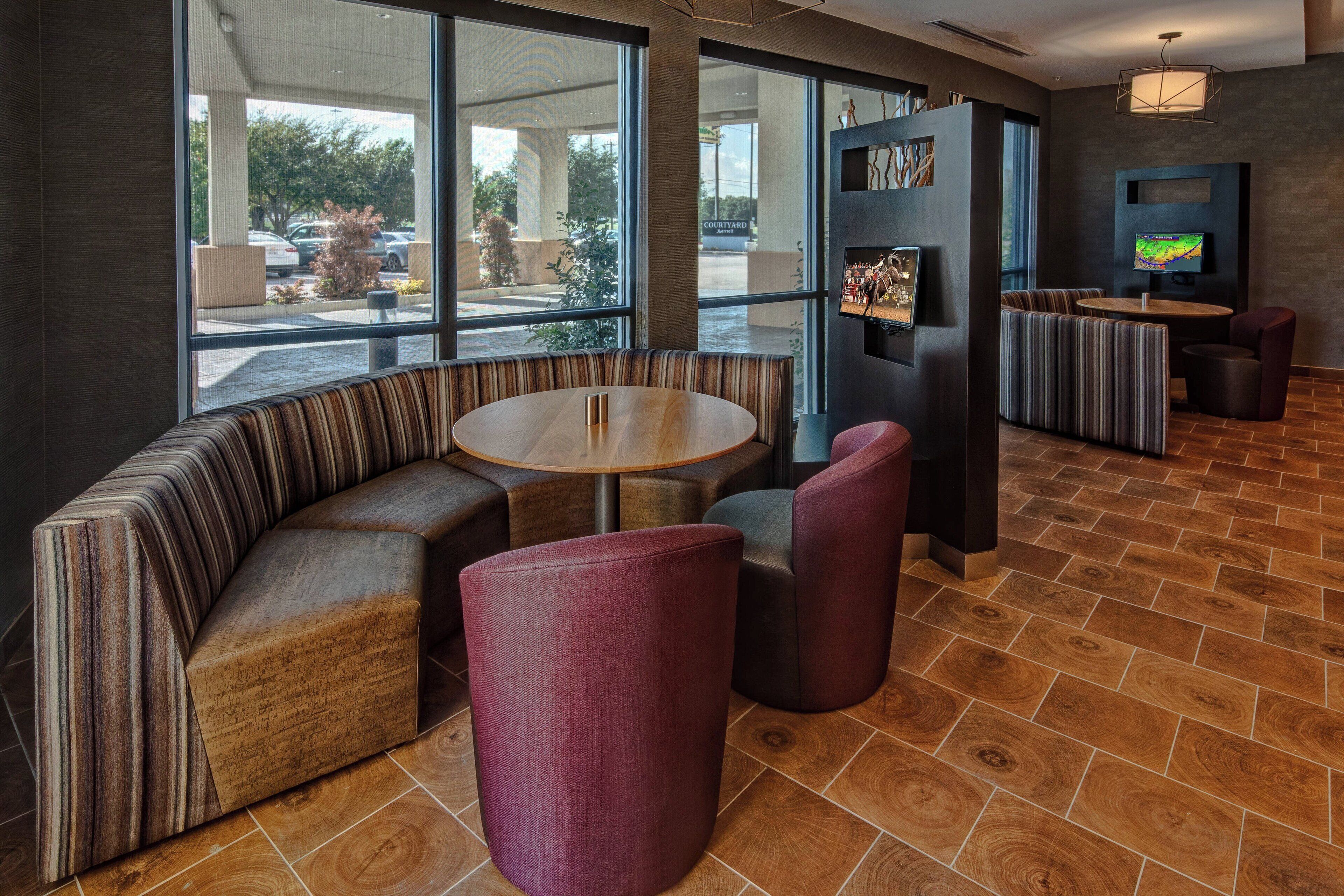 breakfast, lunch, dinner served; american cuisine