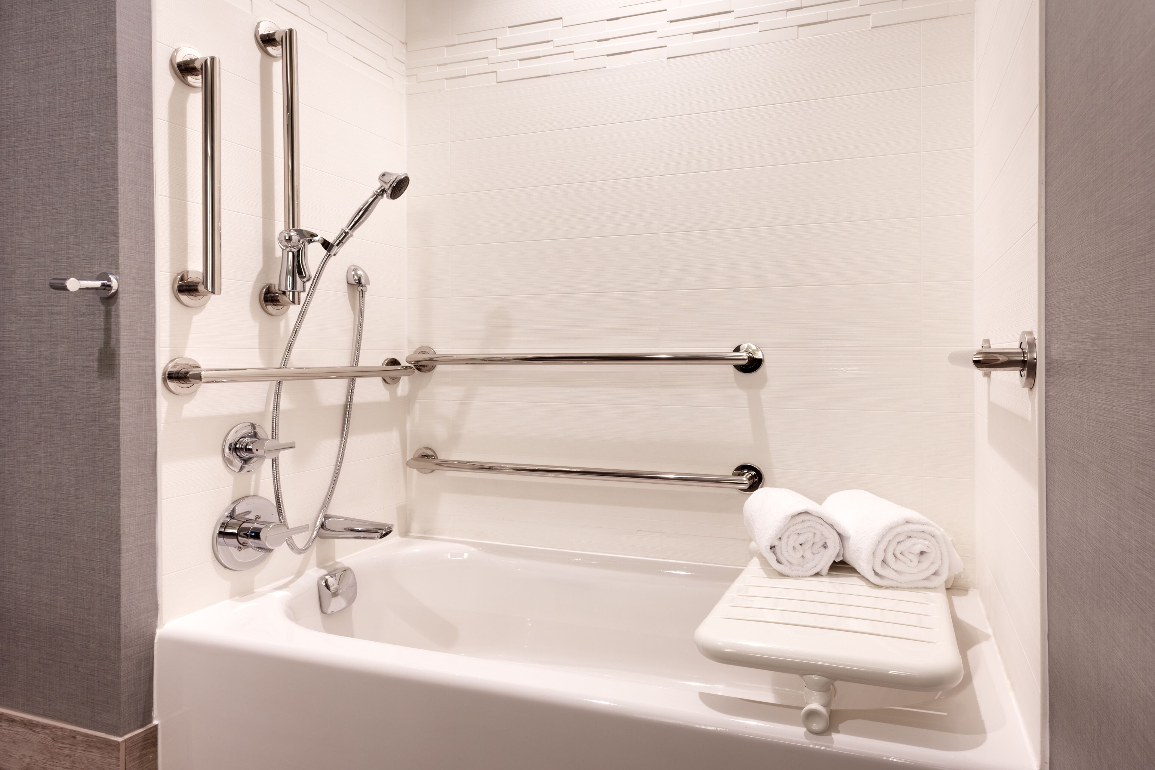 combined shower/bathtub, free toiletries, hair dryer, towels