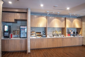 Free daily buffet breakfast  - TownePlace Suites by Marriott Dallas Mesquite (Mesquite)
