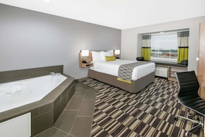 Desk, iron/ironing board, free cots/infant beds, free WiFi - Microtel Inn & Suites by Wyndham Lubbock (Lubbock)