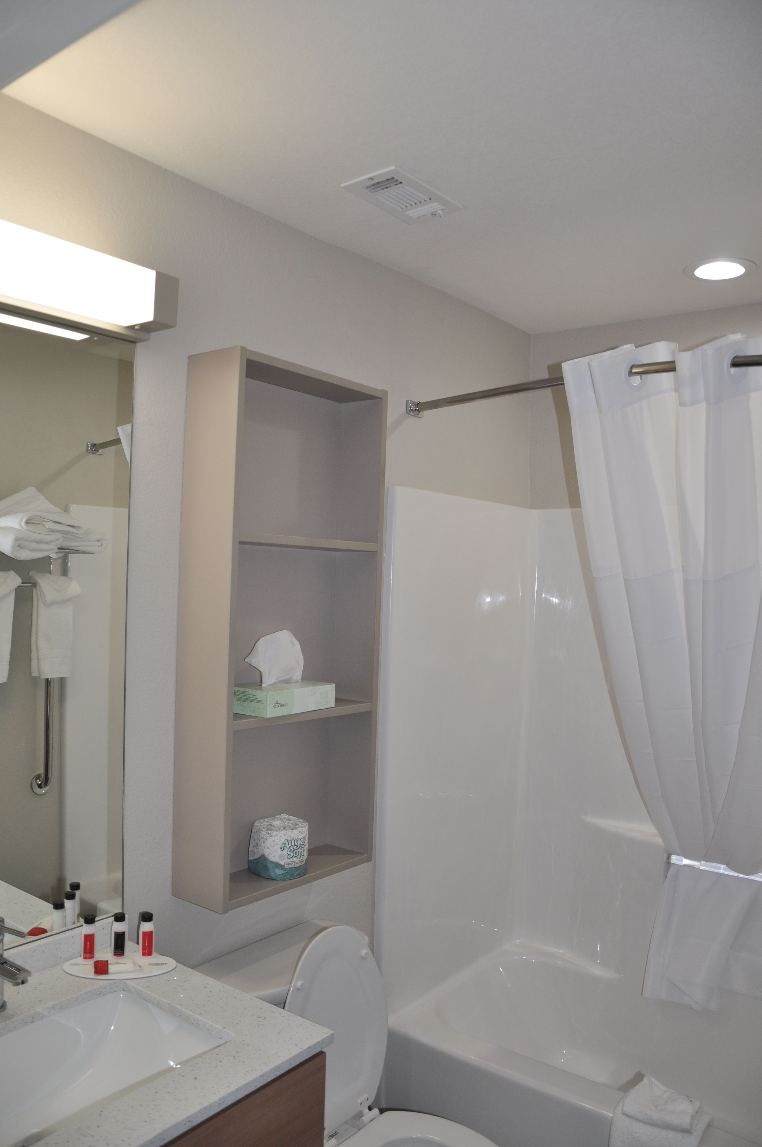 combined shower/bathtub, free toiletries, hair dryer, towels