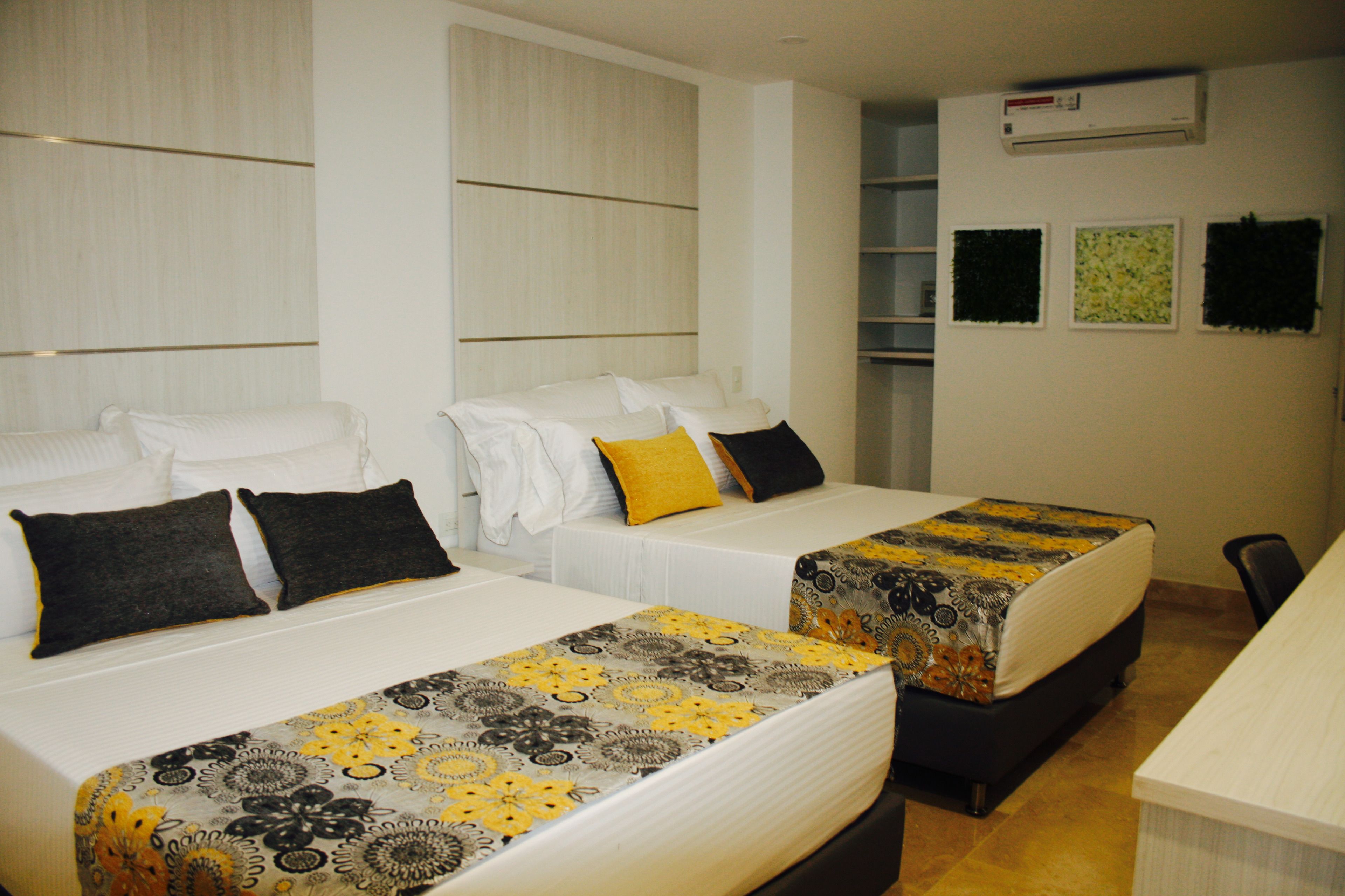 ห้องเอ็กเซกคิวทีฟดับเบิล | มินิบาร์, ตู้นิรภัยในห้องพัก, โต๊ะทำงาน, พื้นที่ทำงานแบบใช้แล็ปท็อป