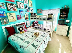 4 bedrooms, iron/ironing board, free WiFi, bed sheets