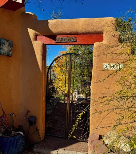 Monte De Canoncito - A Beautiful Mountain Top Home, 10 Miles From Santa Fe, NM