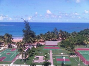Sports court - ENCHANTED Jewel @ Playa Azul Luquillo Beach 9th Floor (Luquillo)