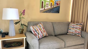 Smart TV, table tennis, books