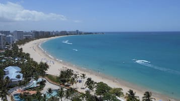 Sulla spiaggia, teli da spiaggia