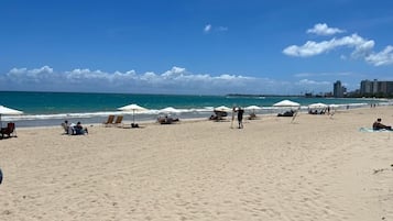Beach nearby, sun loungers, beach towels