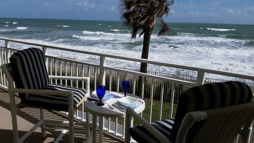 Oceanfront 2BR Condo On the Beach with Onsite Management, 207