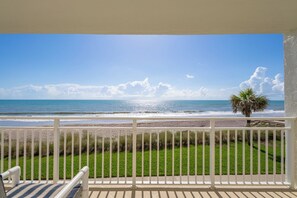 Property grounds - Oceanfront 2BR Condo On the Beach with Onsite Management, 207 (Indian Harbour Beach)