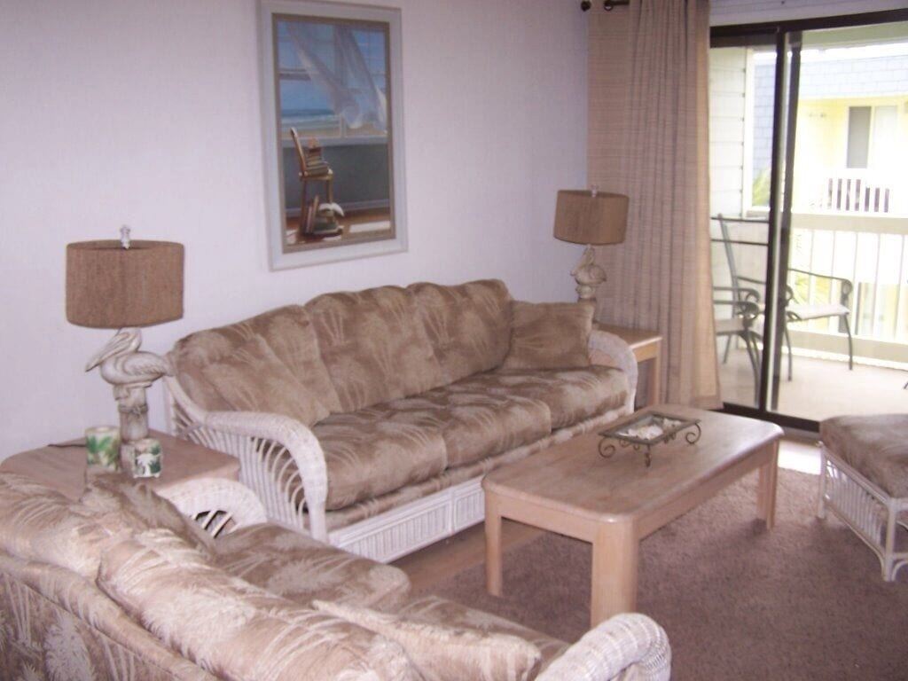 Fantastic Oceanside condo 2bd/2ba free high speed wifi 307b great location