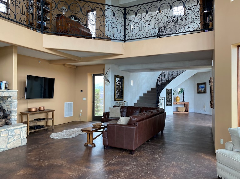 Estilo Toscano Vineyard / Inmobiliaria Vistas Malibu, Los Angeles Y El Océano Pacífico - Malibu