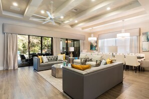 المنشأة من الداخل