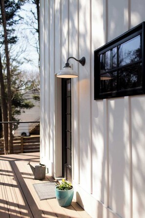 Exterior detail - Stylish Belmont Studio: Walk to Downtown Mall (Charlottesville)