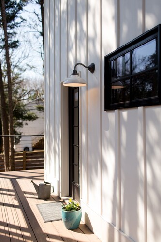 Stylish Belmont Studio: Walk to Downtown Mall