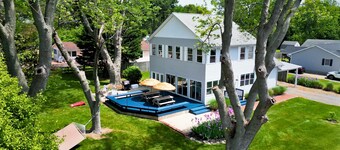 4 Bedroom Waterview - MD Chesapeake Bay! Walk to Marina, Beach Bar & Restaurant!