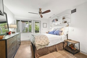 4 Schlafzimmer, Schreibtisch, Bügeleisen/Bügelbrett, kostenloses WLAN