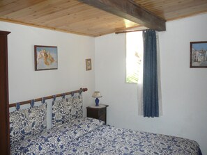 3 dormitorios, cuna de viaje, wifi gratis y ropa de cama