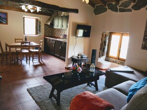 Living area - Presa La Encantadora (Vallehermoso)