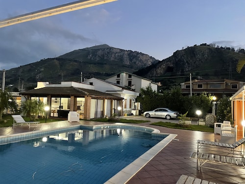 Villa Cocus (Villa with private pool) CIR 19082004C213708