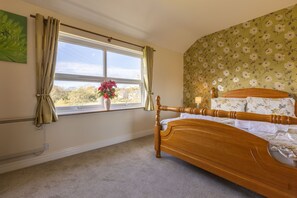 4 bedrooms, iron/ironing board, free WiFi, bed sheets - Scenic Detached Cottage || Sleeps 11 (Ennerdale Bridge)