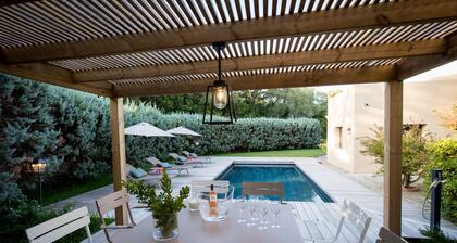 New: Villa 200 m2 with sea view and heated swimming pool, 4 bedrooms.