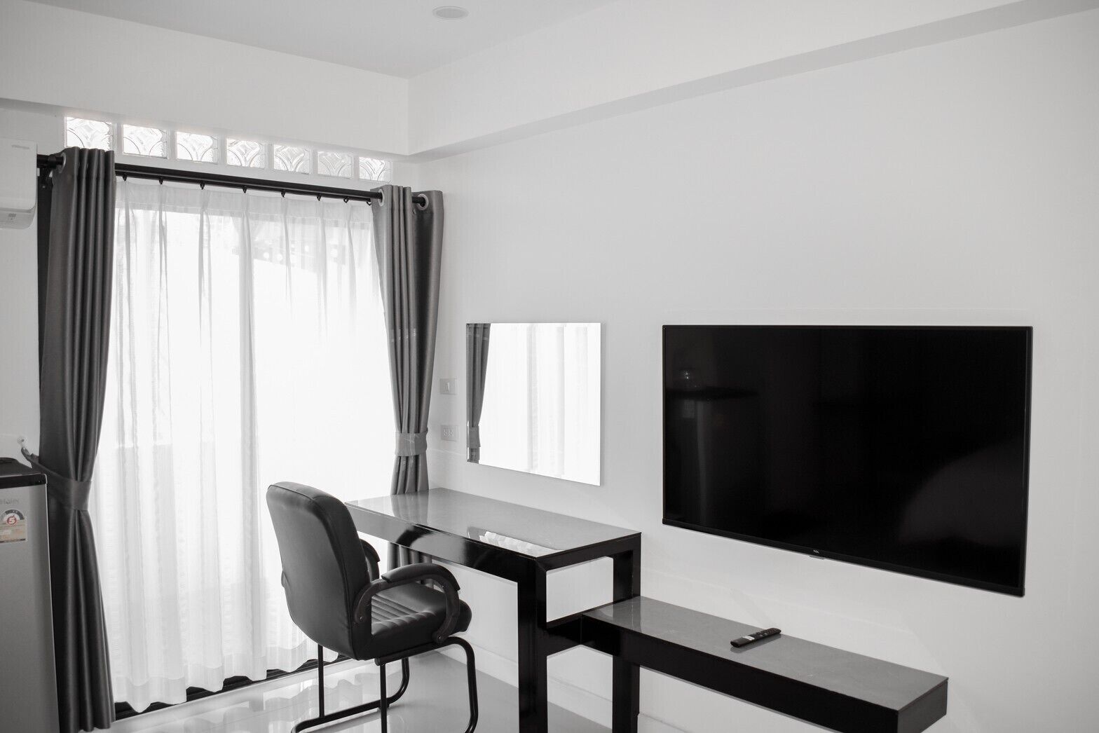 Standard Double Room | Desk, free WiFi, bed sheets