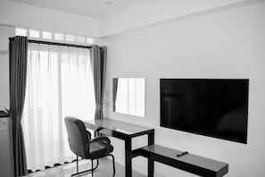 Desk, free WiFi, bed sheets - Wesah Home Place (Khon Kaen)