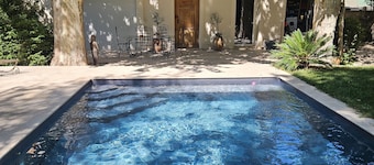Hypercentre maison bourgeoise 19th century swimming pool garden, air-conditioning upstairs