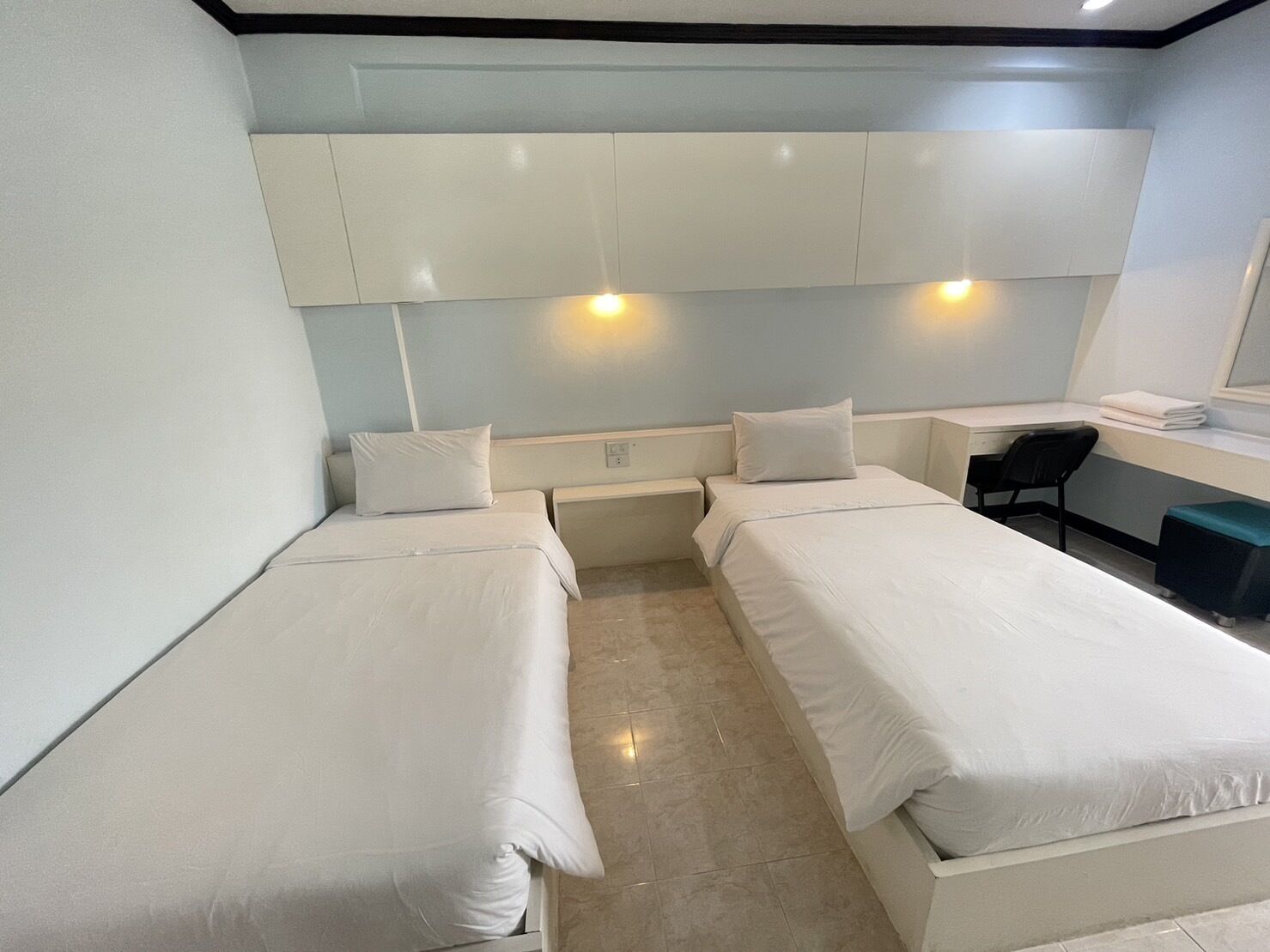 standard twin room, 2 single beds | 1 bedroom, desk, free wifi