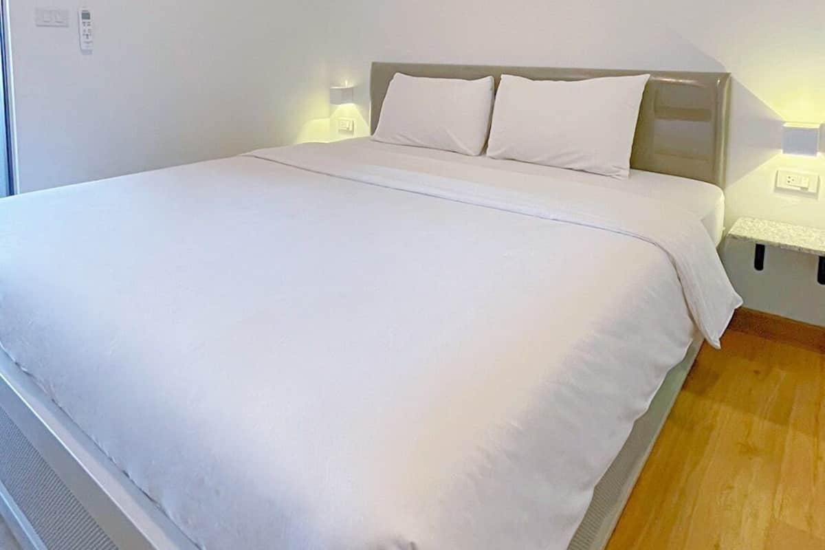 Standard dubbelrum - 1 kingsize-säng | Skrivbord och gratis wi-fi