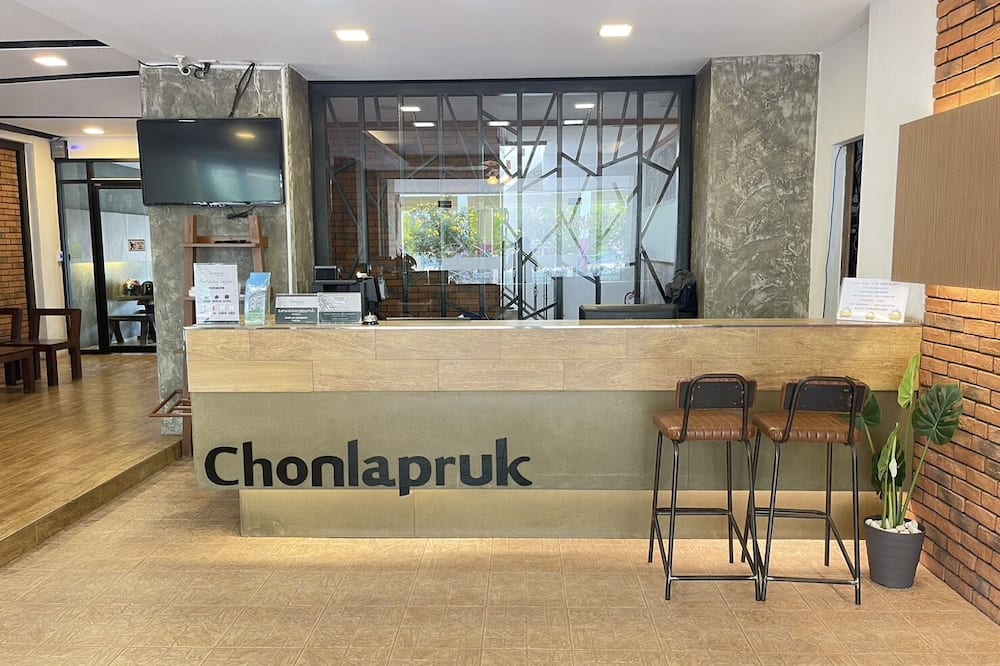 Chonlapruk Lakeside Hotel