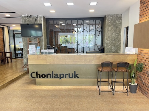 Chonlapruk Lakeside Hotel