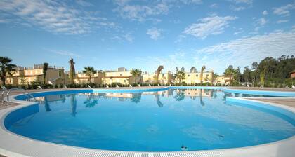 High-Speed Internet, large roof terrace (& outdoor kitchen), two beds, two bath.