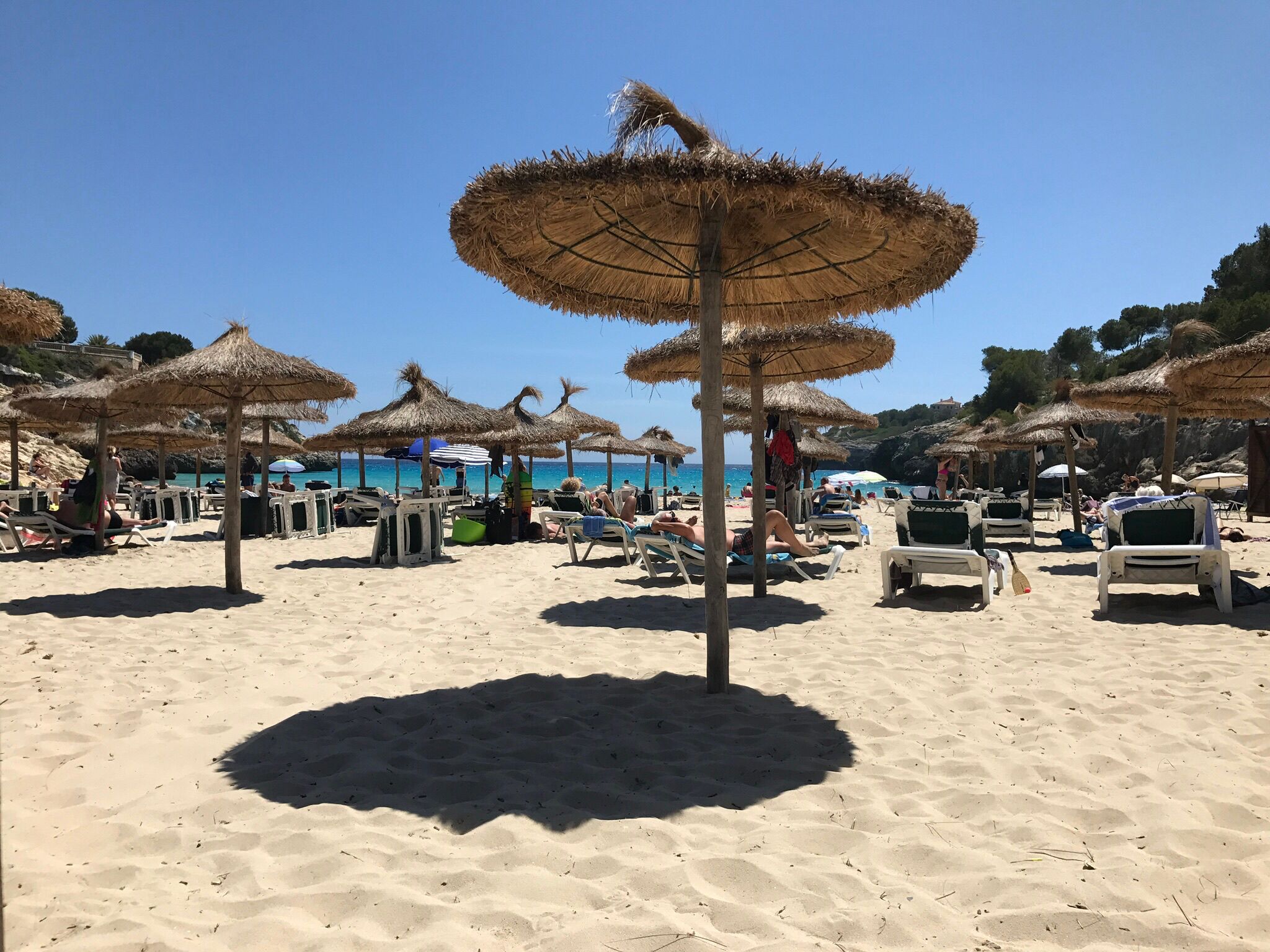 Beach nearby, sun-loungers, beach towels