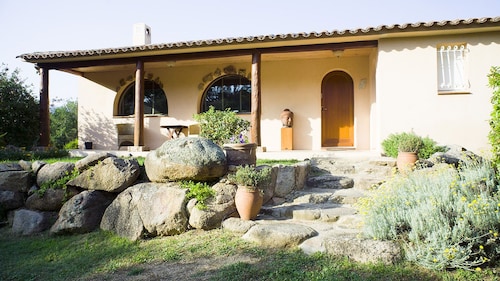 Villa with pool, Porto Vecchio, 6 people, fully equipped.