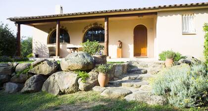 Villa with pool, Porto Vecchio, 6 people, fully equipped.