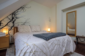 WiFi, bed sheets, wheelchair access
