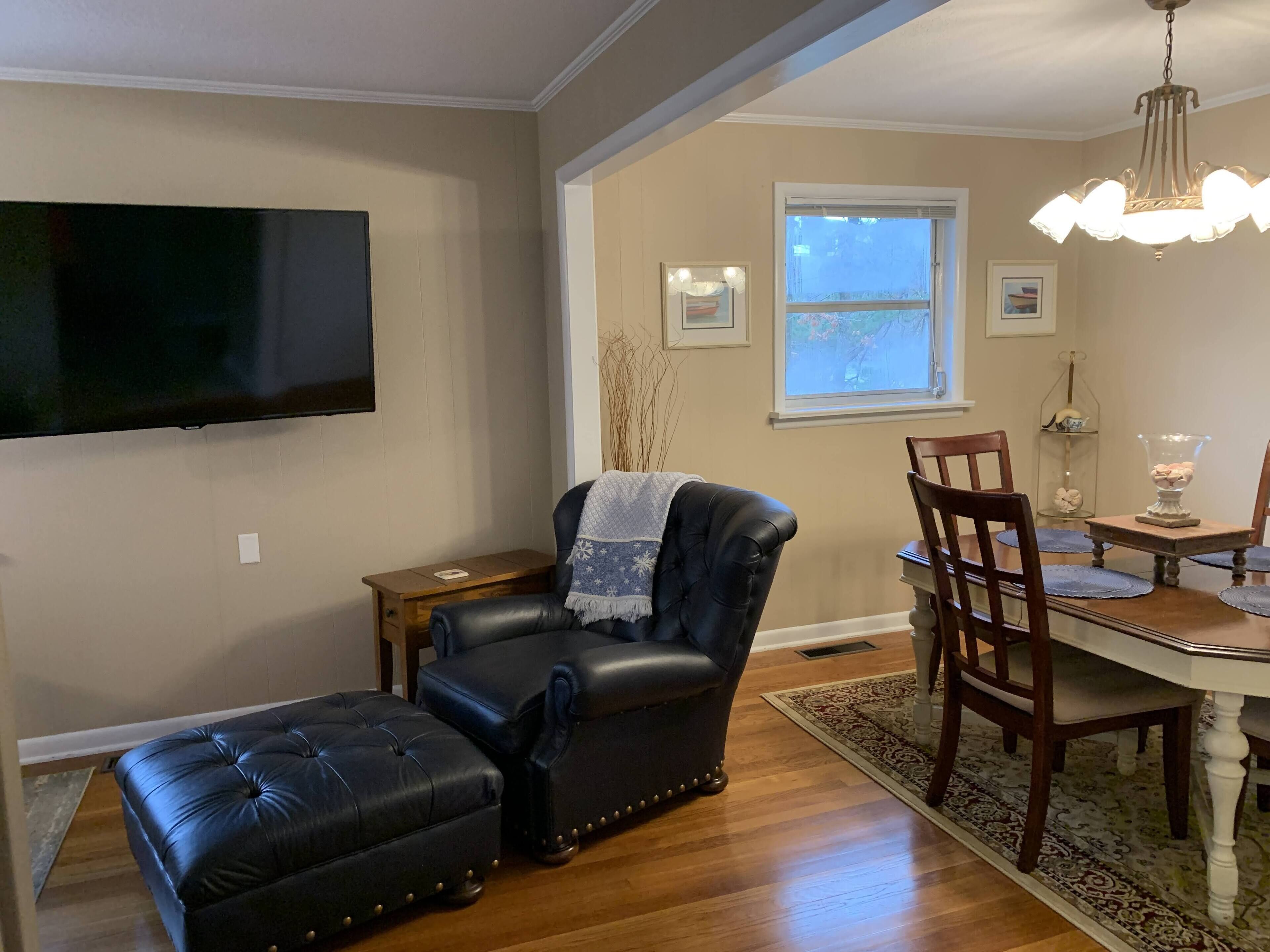 Smart TV, books, video library