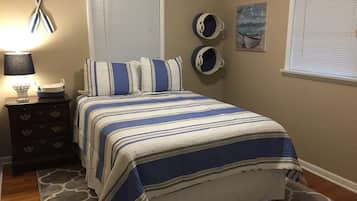2 slaapkamers, een strijkplank/strijkijzer, gratis wifi, beddengoed