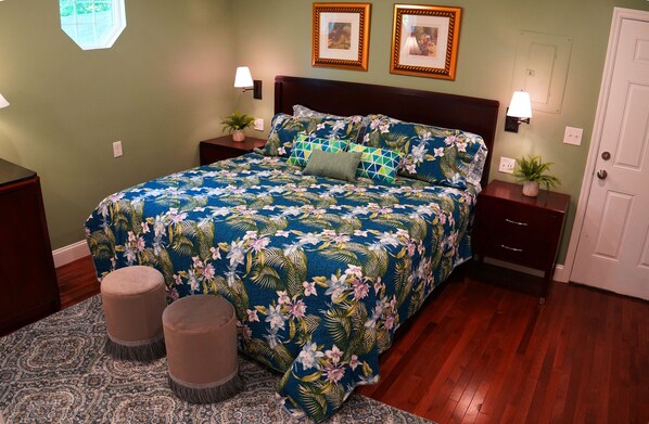 4 bedrooms, iron/ironing board, WiFi, bed sheets