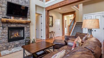 TV connectée, cheminée, lecteur de DVD