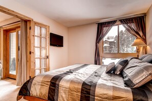 2 makuuhuonetta, työpöytä, silitysrauta/-lauta, Wi-Fi