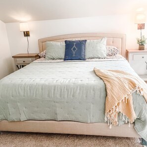 2 bedrooms, desk, iron/ironing board, travel crib