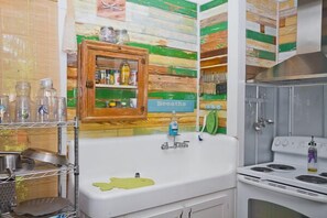 Fridge, microwave, oven, stovetop - Short walk to town center,restaurants, shops, entertainment, beach and river. (Tybee Island)